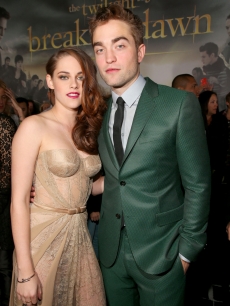 Kristen Stewart and Robert Pattinson arrive at the premiere of Summit Entertainment’s ‘The Twilight Saga: Breaking Dawn - Part 2’ at Nokia Theatre L.A. Live in Los Angeles on November 12, 2012 