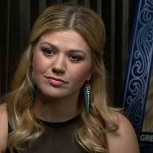 Kelly Clarkson Discusses Being Herself & Why She Doesn’t Care What People Think
