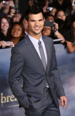 Taylor Lautner arrives at the ‘The Twilight Saga: Breaking Dawn - Part 2’ Los Angeles Premiere at Nokia Theatre L.A. Live on November 12, 2012 in Los Angeles