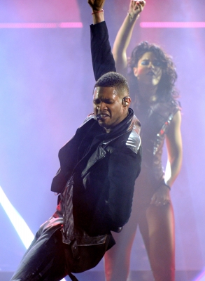  Usher opens up the 40th American Music Awards held at Nokia Theatre L.A. Live in Los Angeles on November 18, 2012