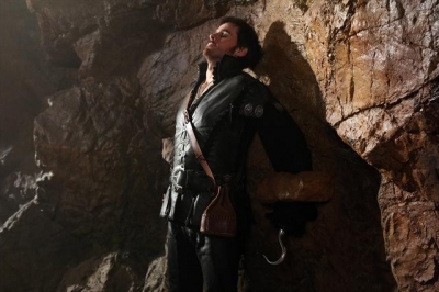 Colin O’Donoghue chained up again as Capt. Hook on ABC’s ‘Once Upon A Time’