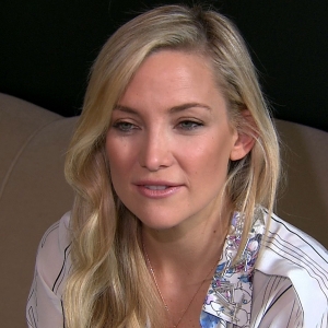 Kate Hudson Loves Using Make-Up
