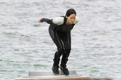 Jennifer Lawrence films scenes for ‘The Hunger Games: Catching Fire’ in Hawaii on November 26, 2012