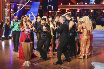 Tony Dovolani and Melissa Rycroft celebrate their victory on ‘Dancing with the Stars: All-Stars,’ Nov. 27, 2012