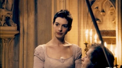 Les Miserables: Behind The Scenes With The Cast
