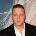 Russell Crowe attends the ‘Les Miserables’ New York premiere at Ziegfeld Theatre on December 10, 2012