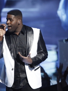 Trevin Hunte performs on ‘The Voice’