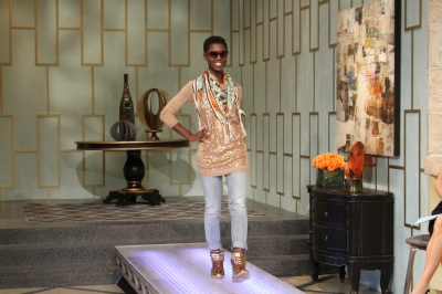 ‘Fashion Star’s Louise Roe counts down the 13 fashion must haves for 2013 on Access Hollywood Live on January 7, 2013 - Look 1 