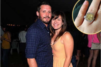 Brandon Blackstock, Kelly Clarkson; inset: Kelly’s ring as seen on Twitter