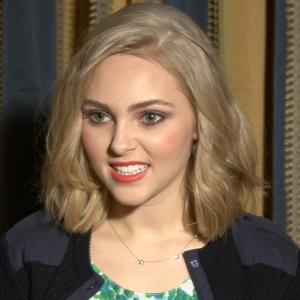 AnnaSophia Robb’s Advice For Hosting A Carrie Diaries Premiere Party
