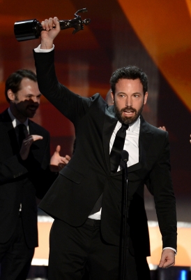 Ben Affleck accepts the award for Outstanding Performance by a Cast in a Motion Picture for ‘Argo’ onstage during the 19th Annual Screen Actors Guild Awards held at The Shrine Auditorium on January 27, 2013 (Photo by Getty Images) 