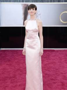 Anne Hathaway arrives at the Oscars at Hollywood & Highland Center on February 24, 2013 in Hollywood, Calif.