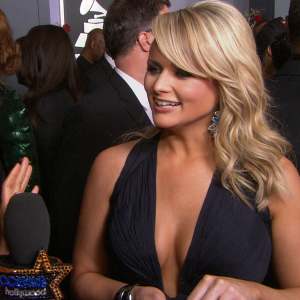 Grammys 2013: Miranda Lambert’s Stunning Red Carpet Look!