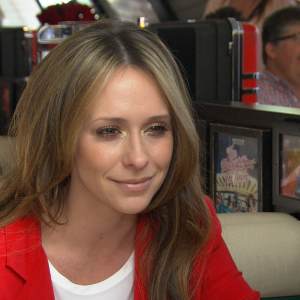 Jennifer Love Hewitt Talks The Client List Season 2 Plotline & Sexy Promotion
