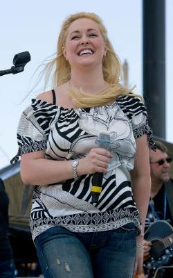 Mindy McCready performs at the Greased Lightning Daytime Stages during the 2008 CMA Music Festival on June 5, 2008 at Riverfront Park in Nashville