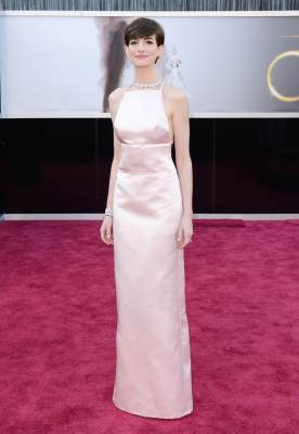 Anne Hathaway arrives at the Oscars at Hollywood & Highland Center on February 24, 2013 in Hollywood, Calif.