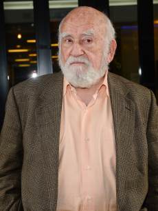 Ed Asner leaves the ‘Good Day New York’ taping at the Fox 5 Studios on November 20, 2012