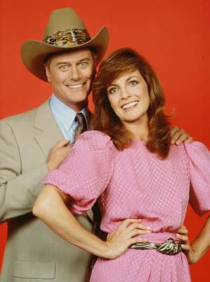 ‘Dallas’ stars Larry Hagman (as John Ross ‘J.R.’ Ewing, Jr.) and Linda Gray (as Sue Ellen Ewing), 1981