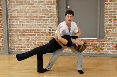 Tristan MacManus dips partner Dorothy Hamill as they rehearse for ‘Dancing with the Stars,’ Season 16
