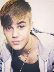 Justin Bieber’s new new side-swept shaved undercut