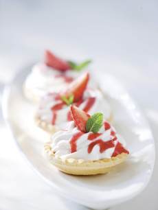 Sandra Lee’s Teeny Tiny Strawberry Tartlets 