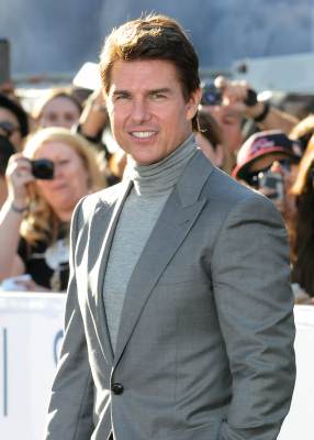 Tom Cruise attends the premiere of ‘Oblivion’ at the Dolby Theatre on April 10, 2013 in Hollywood, Calif.