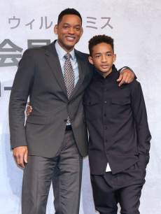 Will Smith and Jaden Smith pose for photo during the ‘After Earth’ Press Conference at the Ritz Carlton Tokyo on May 2, 2013 in Tokyo, Japan