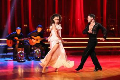 Zendaya and Val Chmerkovskiy perform on ‘Dancing,’ April 29, 2013