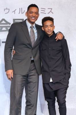 Will Smith and Jaden Smith pose for photo during the ‘After Earth’ Press Conference at the Ritz Carlton Tokyo on May 2, 2013 in Tokyo, Japan