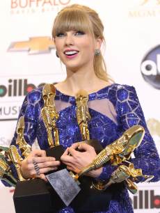 Taylor Swift attends the press room at the 2013 Billboard Music Awards held at MGM Grand Resort and Casino on May 19, 2013 in Las Vegas