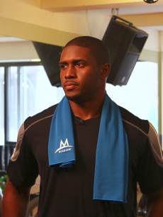 Reggie Bush shows off MISSION Athletecare’s new line of EnduraCool Instant Cooling Towels
