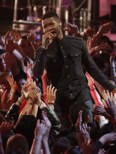 Usher performs on ‘The Voice,’ June 17, 2013