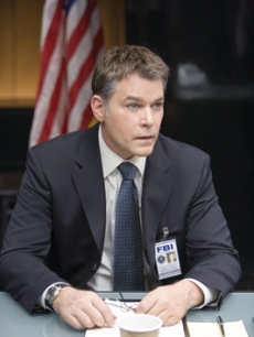 Donald Carruthers (Liotta)