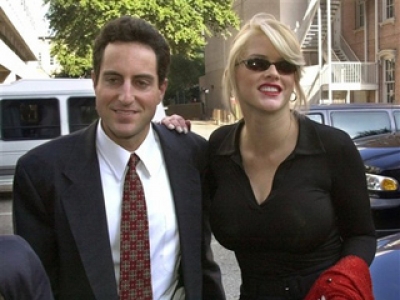 Howard K. Stern & Anna Nicole in 2000