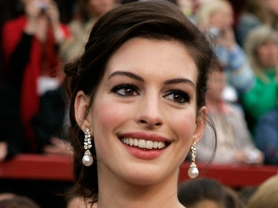 Anne Hathaway, pictured at the 2007 Oscars, is another raven-haired beauty 