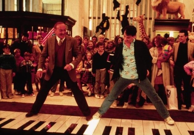 Still of Tom Hanks and Robert Loggia in Big in 1988 (Twentieth Century Fox)