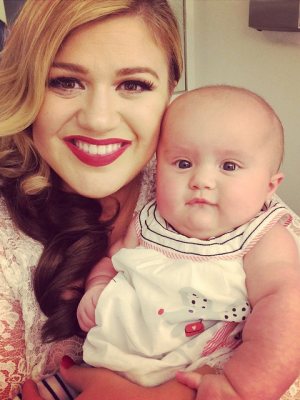 Kelly Clarkson and River Rose