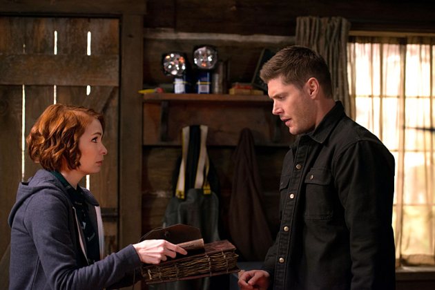 Felicia Day as Charlie and Jensen Ackles as Dean in ‘Supernatural’ (The CW)