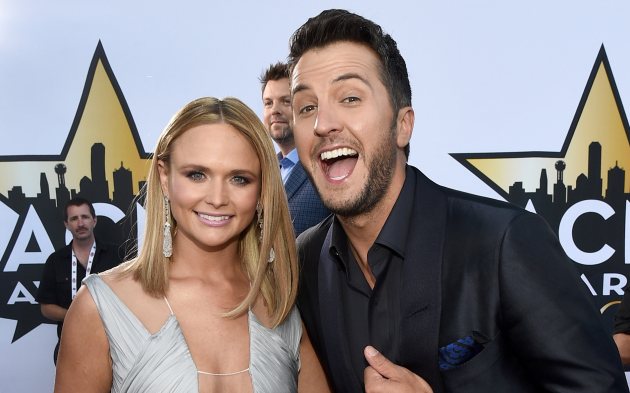 Miranda Lambert and Luke Bryan at the 50th Academy Of Country Music Awards at AT&T Stadium on April 19, 2015 in Arlington, Texas (Getty)