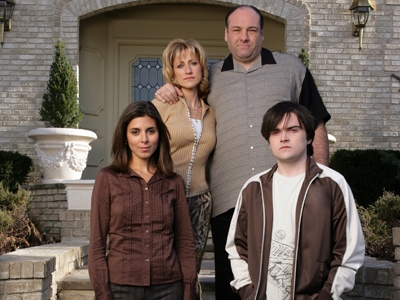 Jamie-Lynn Sigler, Edie Falco, James Gandolfini, Robert Iler the sopranos BLURB