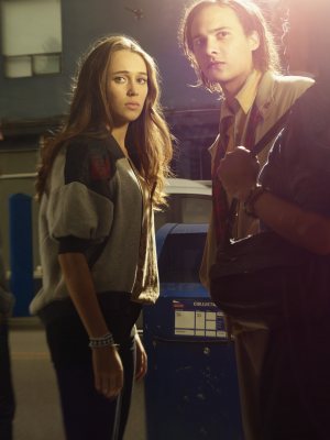 Alycia Debnam-Carey as Alicia and Frank Dillane as Nick