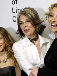 Diane Keaton and former co-stars Sarah Jessica Parker & Lisa Kudrow!