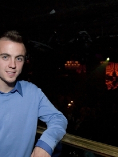 Actor Frankie Muniz poses at the Hard Rock nightclub!