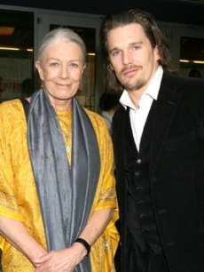 Hawke, Ethan - Vanessa Redgrave NY 6 4 &rsquo;07 AP 1