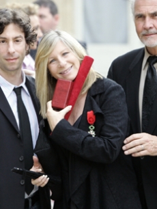 Barbra Streisand, son Jason and James Brolin together in France