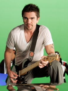 Latin singing sensation Juanes shoots a music video in LA