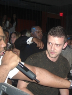 Timbaland throws it down at Jet in Vegas as Justin looks on