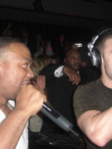 Over at Jet nightclub in Vegas, Timbaland and JT rock the mics!