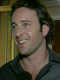 Alex Oloughlin, Moonlight, access blurb 1