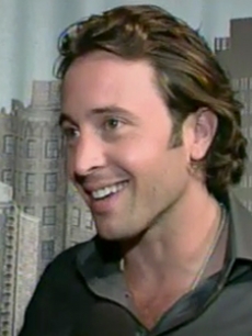 Alex Oloughlin, Moonlight, access blurb 3